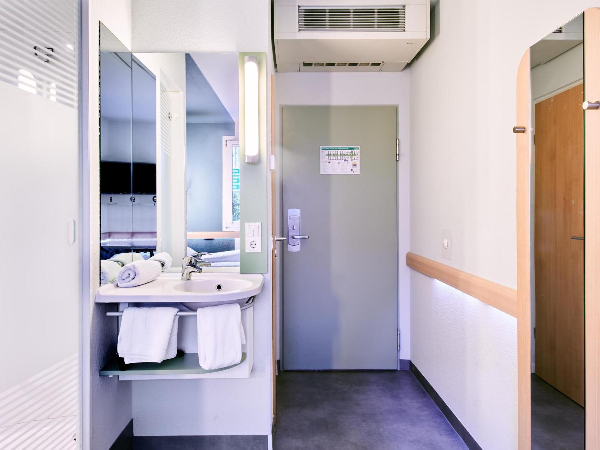 B&B Hotel Koeln-Marsdorf Εξωτερικό φωτογραφία